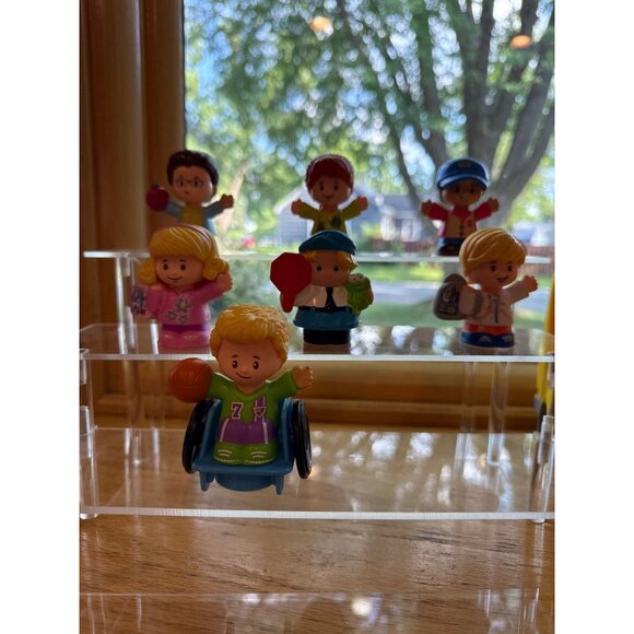 Fisher-Price Little People Smiling School Bus & 7 Figures Set - Picture 2 of 9